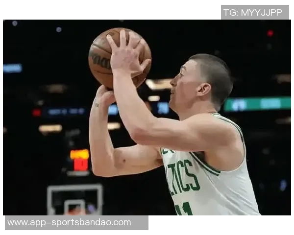 普理查德全场最低正负值3011投5中贡献12分4篮板表现分析